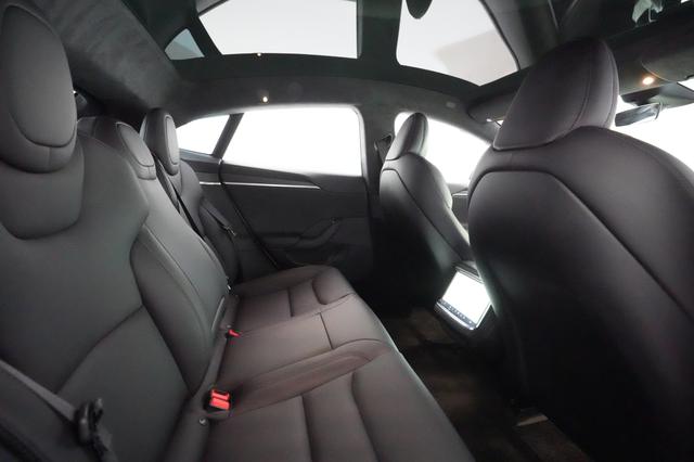 2023 Tesla Model S — photo 4 of 21