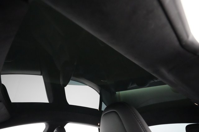 2023 Tesla Model S — photo 18 of 21
