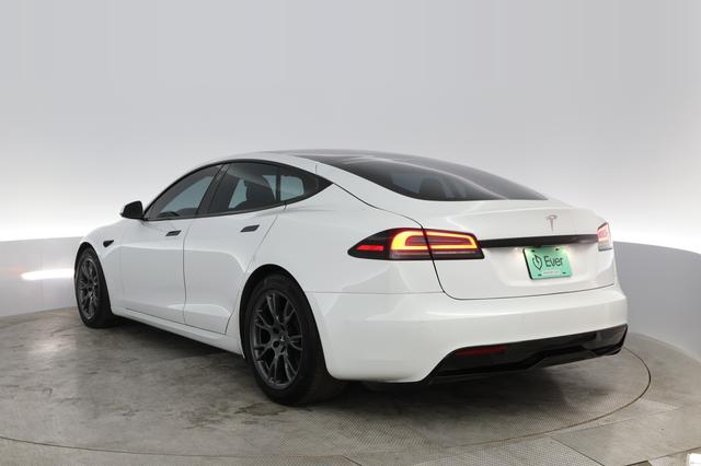 2023 Tesla Model S — photo 9 of 21