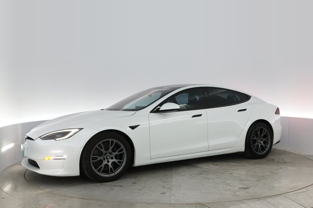 2023 Tesla Model S — photo 10 of 21