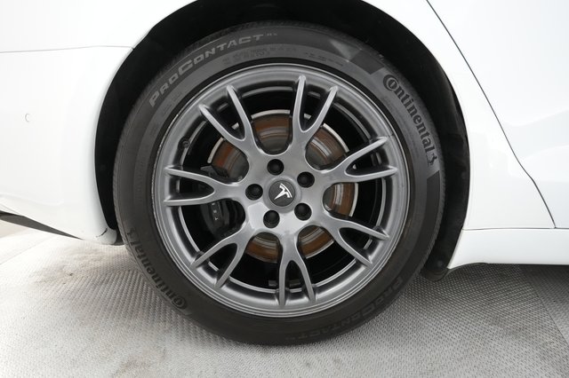 2023 Tesla Model S — photo 17 of 21
