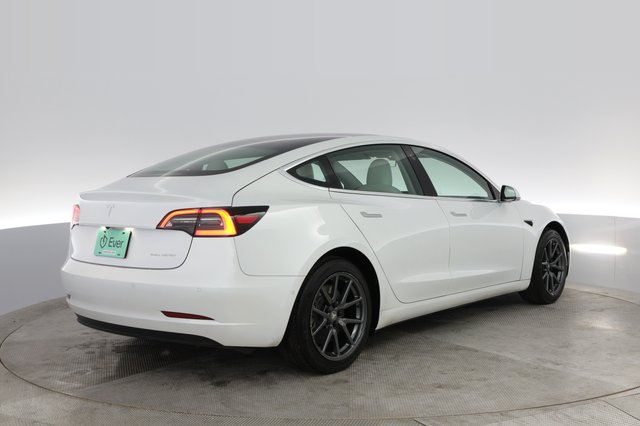 2020 Tesla Model 3 — photo 2 of 41