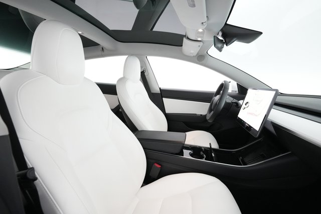 2020 Tesla Model 3 — photo 17 of 41