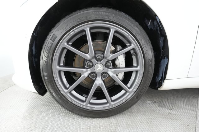 2020 Tesla Model 3 — photo 11 of 41