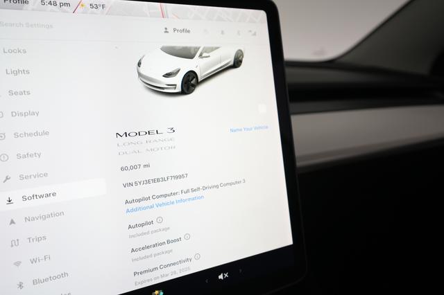 2020 Tesla Model 3 — photo 4 of 41