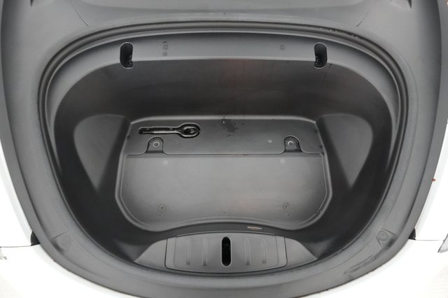 2020 Tesla Model 3 — photo 18 of 41