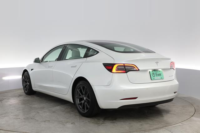 2020 Tesla Model 3 — photo 9 of 41