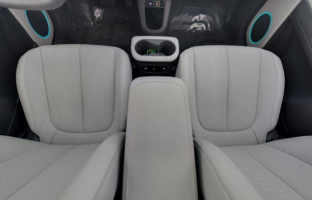 2022 Hyundai IONIQ 5 — photo 19 of 36