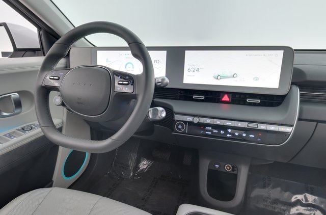 2022 Hyundai IONIQ 5 — photo 3 of 36