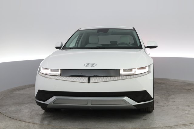 2022 Hyundai IONIQ 5 — photo 7 of 36