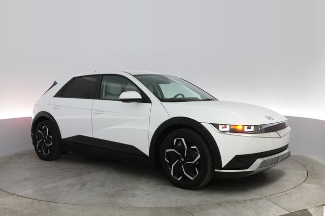 2022 Hyundai IONIQ 5 — photo 9 of 36