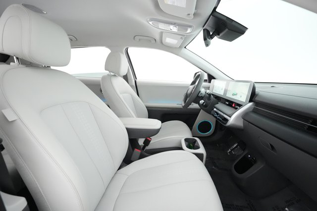 2022 Hyundai IONIQ 5 — photo 22 of 36