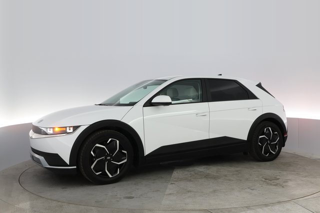 2022 Hyundai IONIQ 5 — photo 13 of 36