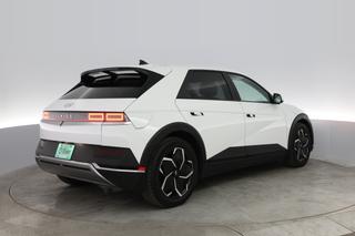 2022 Hyundai IONIQ 5 — photo 2 of 36