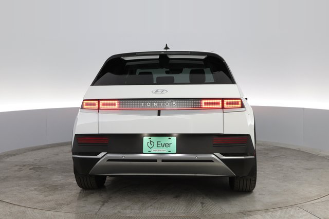 2022 Hyundai IONIQ 5 — photo 11 of 36