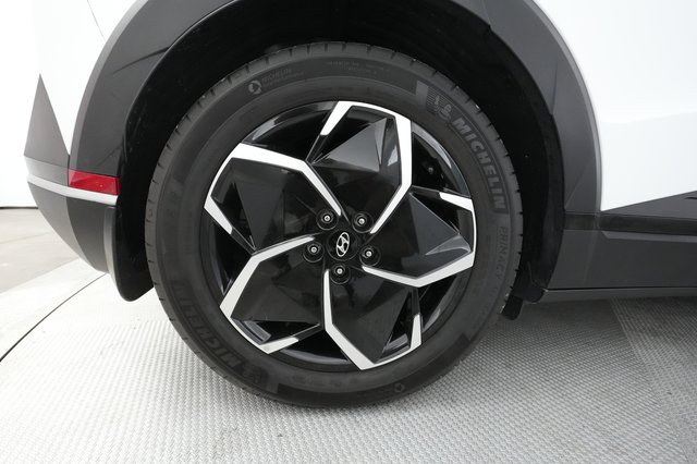 2022 Hyundai IONIQ 5 — photo 17 of 36