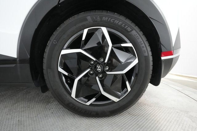 2022 Hyundai IONIQ 5 — photo 15 of 36