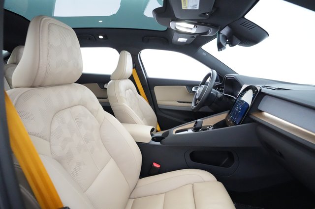 2022 Polestar 2 — photo 17 of 28