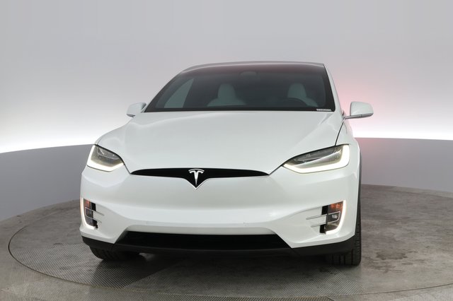 2020 Tesla Model X — photo 13 of 23