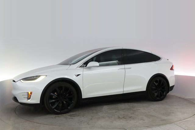 2020 Tesla Model X — photo 11 of 23