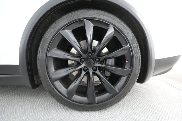 2020 Tesla Model X — photo 15 of 23