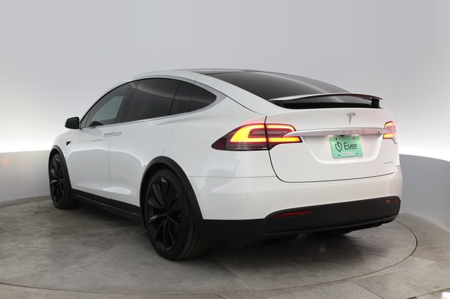 2020 Tesla Model X — photo 9 of 23