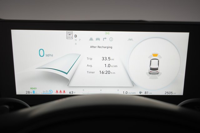 2023 Hyundai IONIQ 5 — photo 4 of 29
