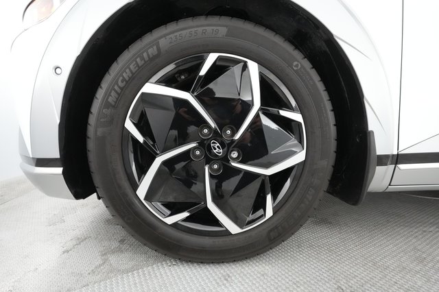 2023 Hyundai IONIQ 5 — photo 11 of 29