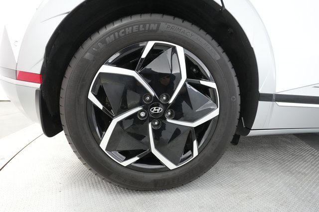 2023 Hyundai IONIQ 5 — photo 14 of 29