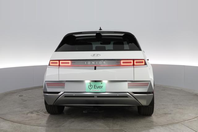 2023 Hyundai IONIQ 5 — photo 8 of 29