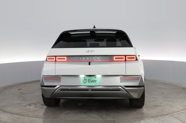 2023 Hyundai IONIQ 5 — photo 8 of 29