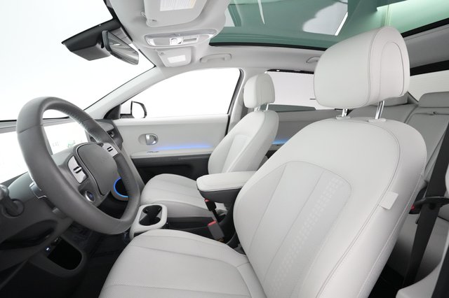 2023 Hyundai IONIQ 5 — photo 15 of 29