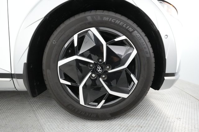 2023 Hyundai IONIQ 5 — photo 13 of 29