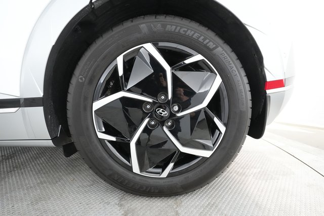 2023 Hyundai IONIQ 5 — photo 12 of 29