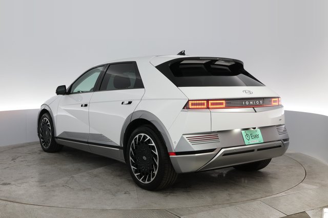 2024 Hyundai IONIQ 5 — photo 9 of 22
