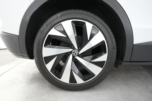 2021 Volkswagen ID.4 — photo 14 of 44