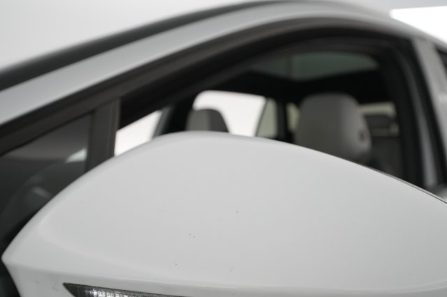 2021 Volkswagen ID.4 — photo 38 of 44