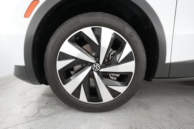 2021 Volkswagen ID.4 — photo 11 of 44