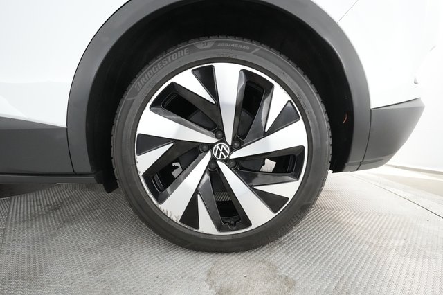 2021 Volkswagen ID.4 — photo 12 of 44