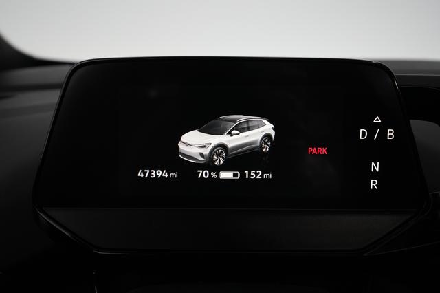 2021 Volkswagen ID.4 — photo 4 of 44