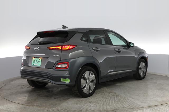 2021 Hyundai Kona — photo 2 of 27