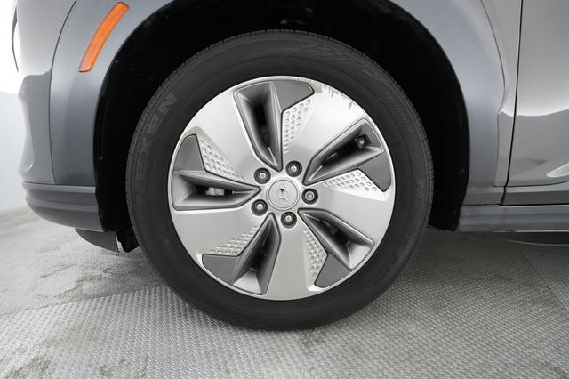 2021 Hyundai Kona — photo 7 of 27