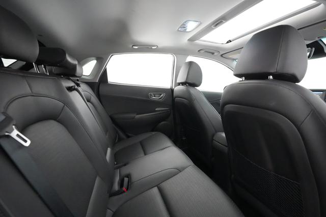2021 Hyundai Kona — photo 4 of 27