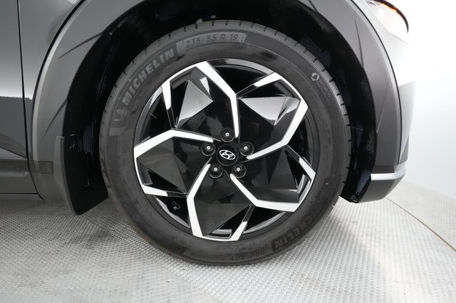 2023 Hyundai IONIQ 5 — photo 13 of 29
