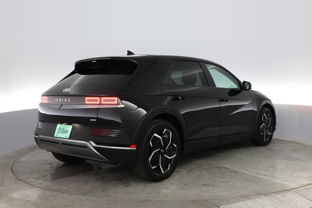 2023 Hyundai IONIQ 5 — photo 2 of 29