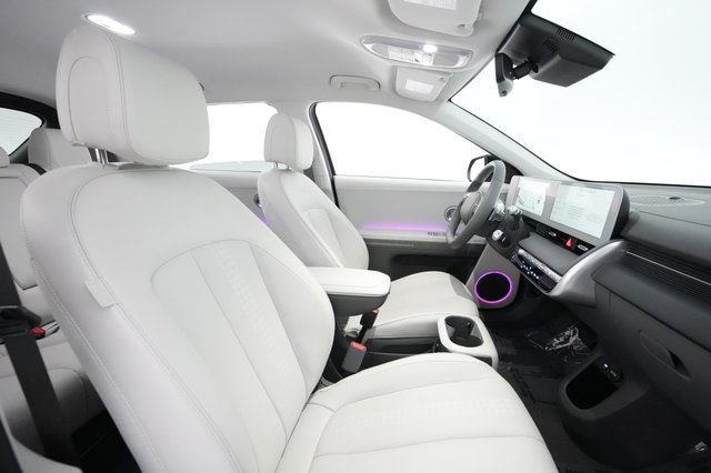 2023 Hyundai IONIQ 5 — photo 17 of 29
