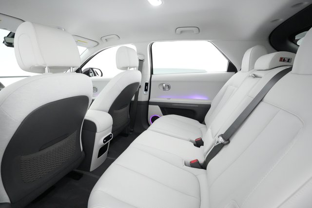 2023 Hyundai IONIQ 5 — photo 16 of 29