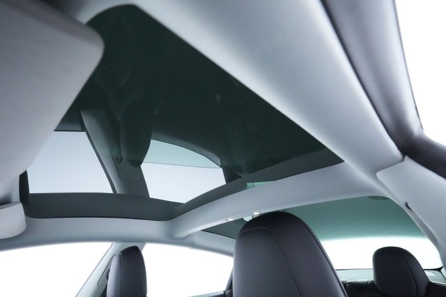 2021 Tesla Model 3 — photo 18 of 23