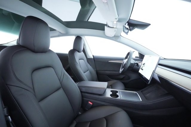 2021 Tesla Model 3 — photo 17 of 23
