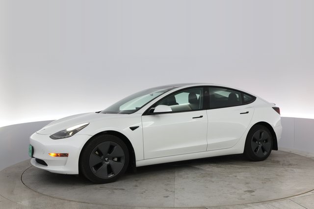 2021 Tesla Model 3 — photo 10 of 23
